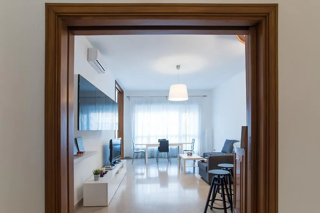 House In The City Roma Italia